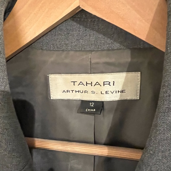 Tahari two piece light Grey suit with Skirt. - Picture 4 of 4